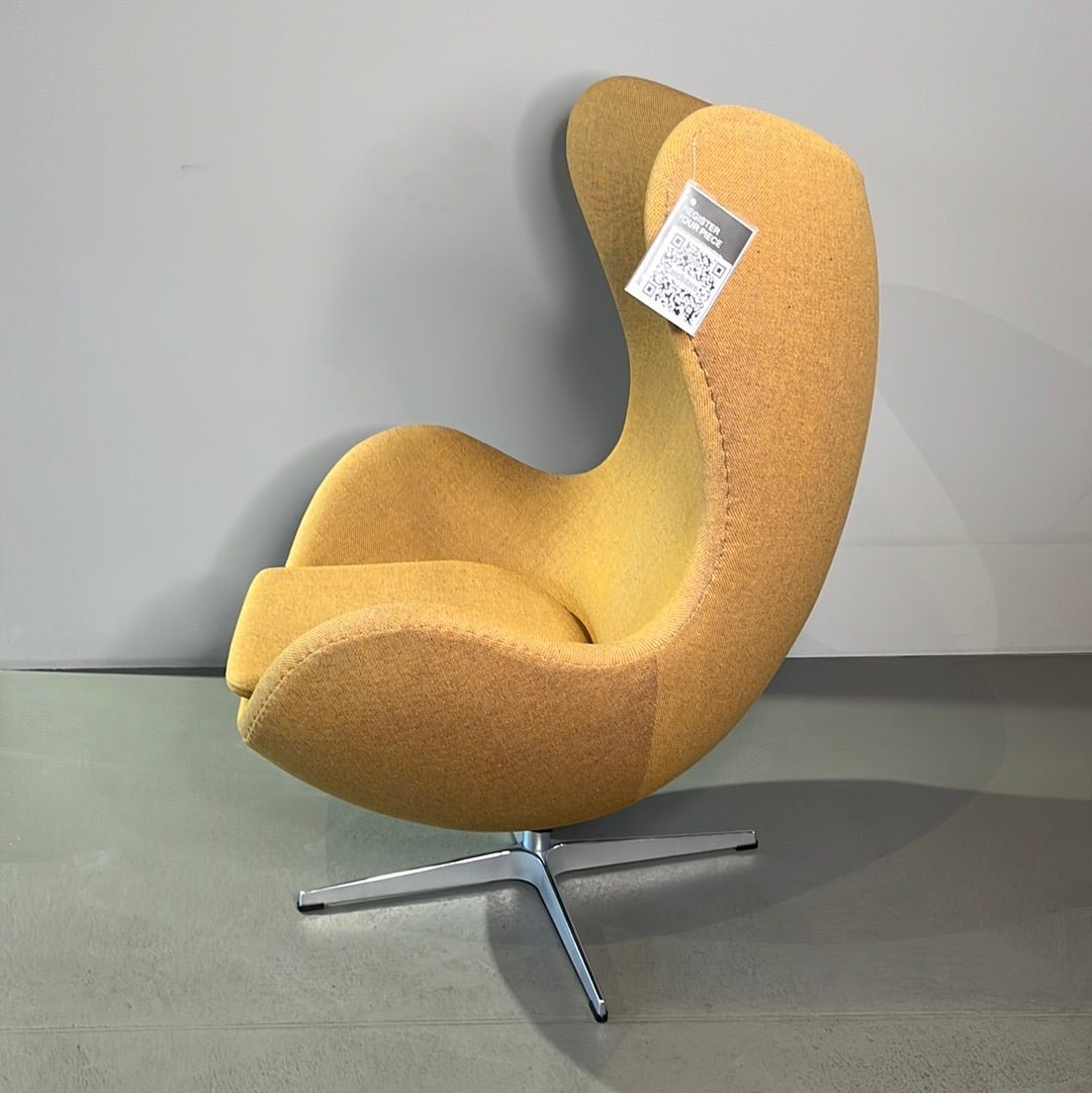 Fritz Hansen / EGG / Sessel mit Hocker - architare shop