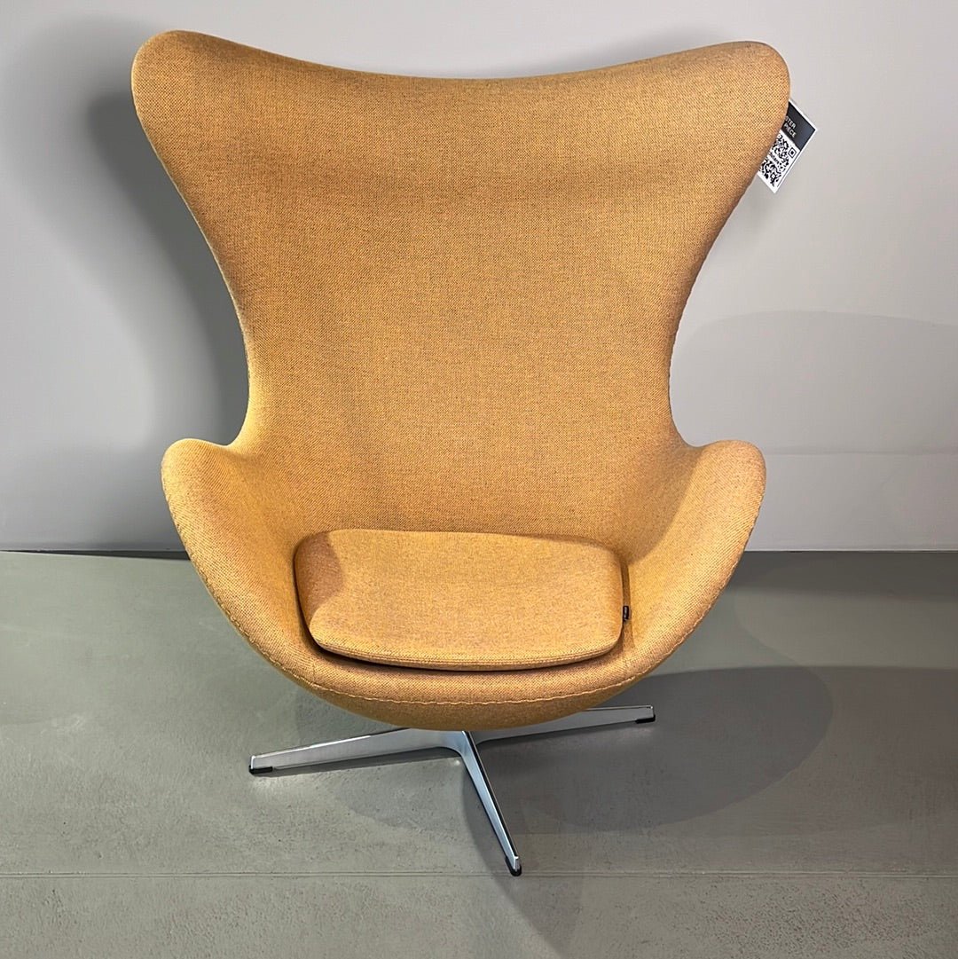 Fritz Hansen / EGG / Sessel mit Hocker - architare shop