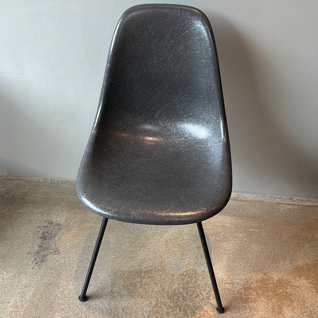 Vitra / Eames Fiberglass Side Chair Dsx / Stuhl