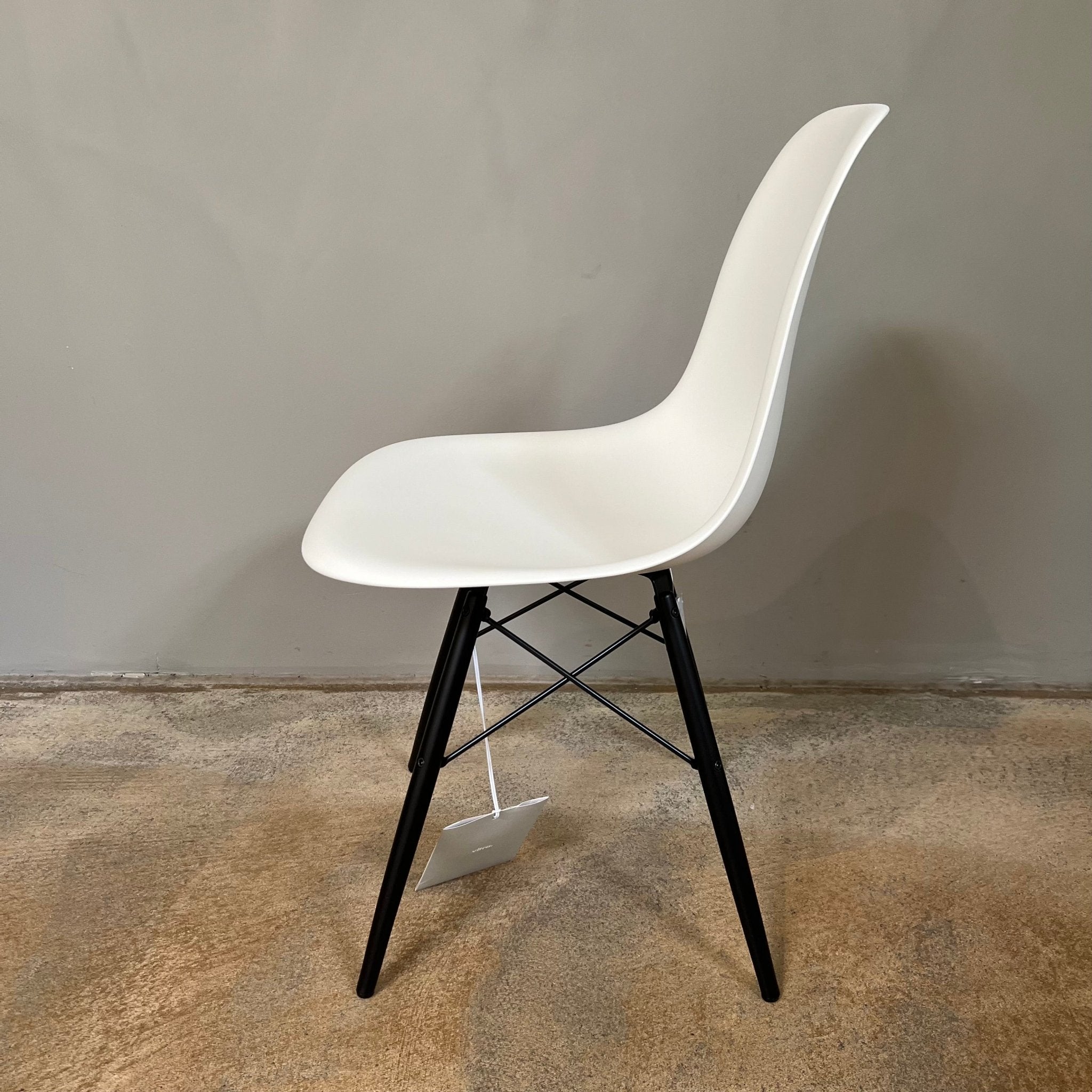 Vitra / Eames Plastic Sidechair DSW / Stuhl - architare shop