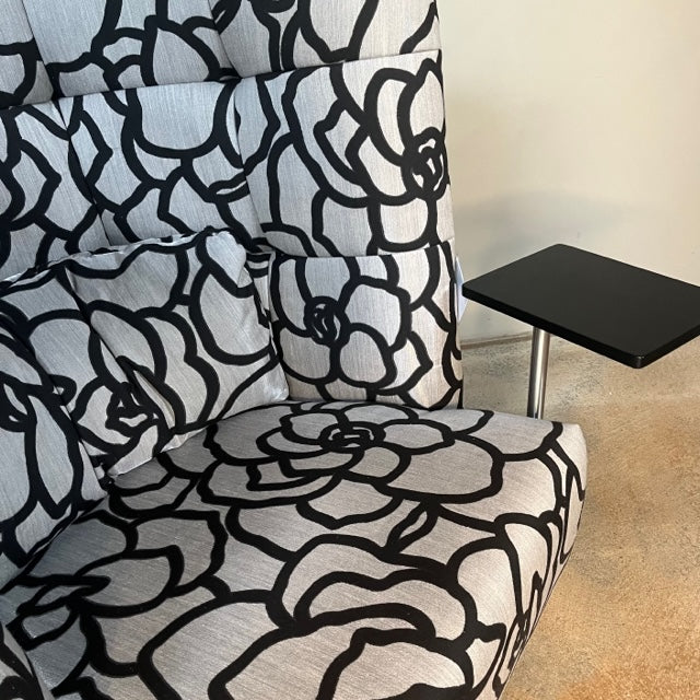 Signet / Matheo / armchair with stool