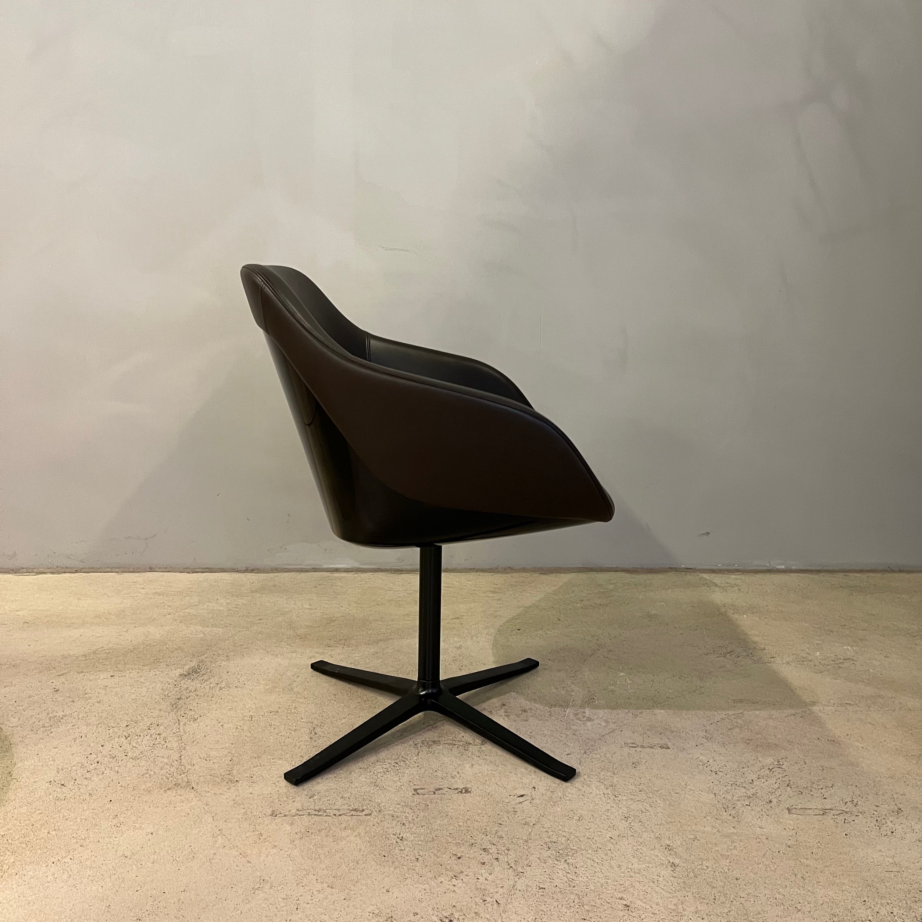 Walter Knoll / Turtle 1861 / shell chair