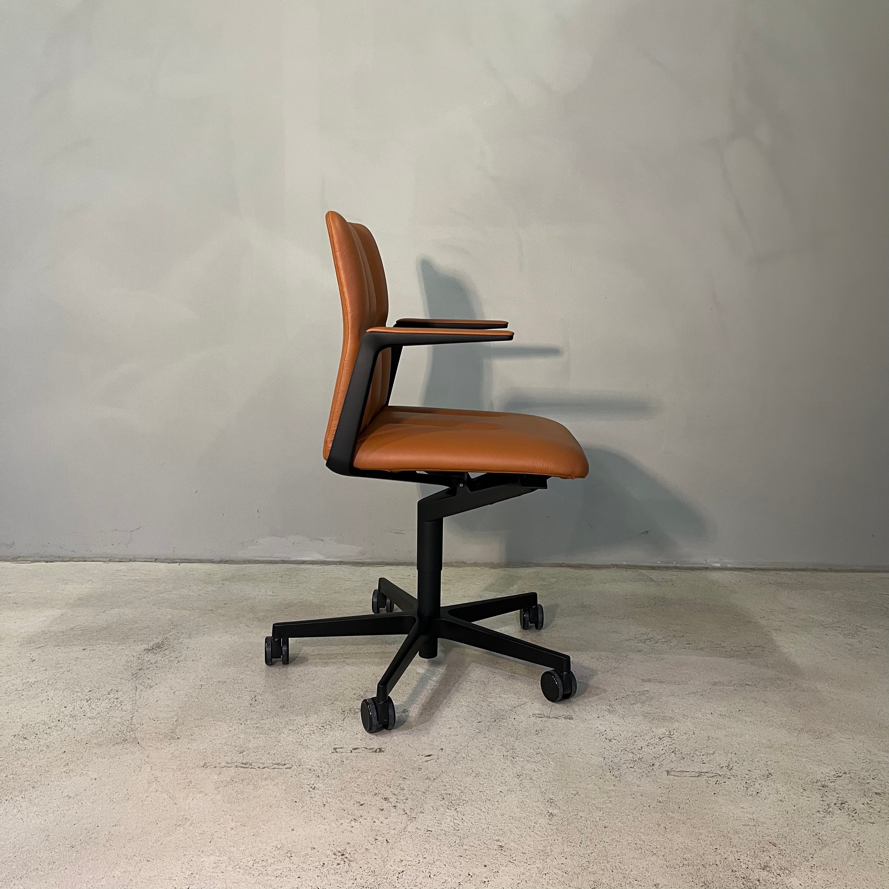 Walter Knoll / Leadchair Management / Conference chair